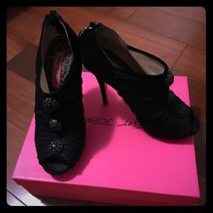 BETSEY JOHNSON HEELS